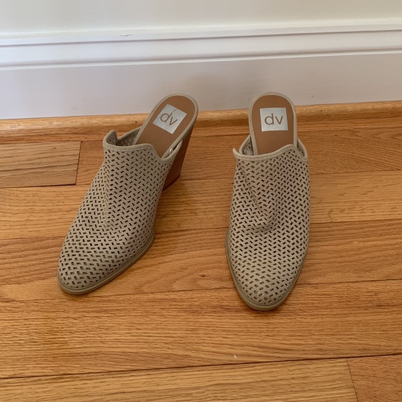 DV Mules - Picture 2 of 6